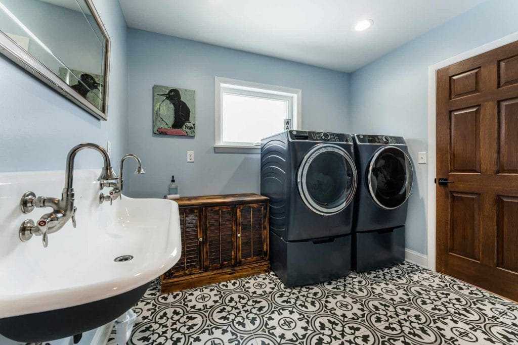 mudroom/laundry room
