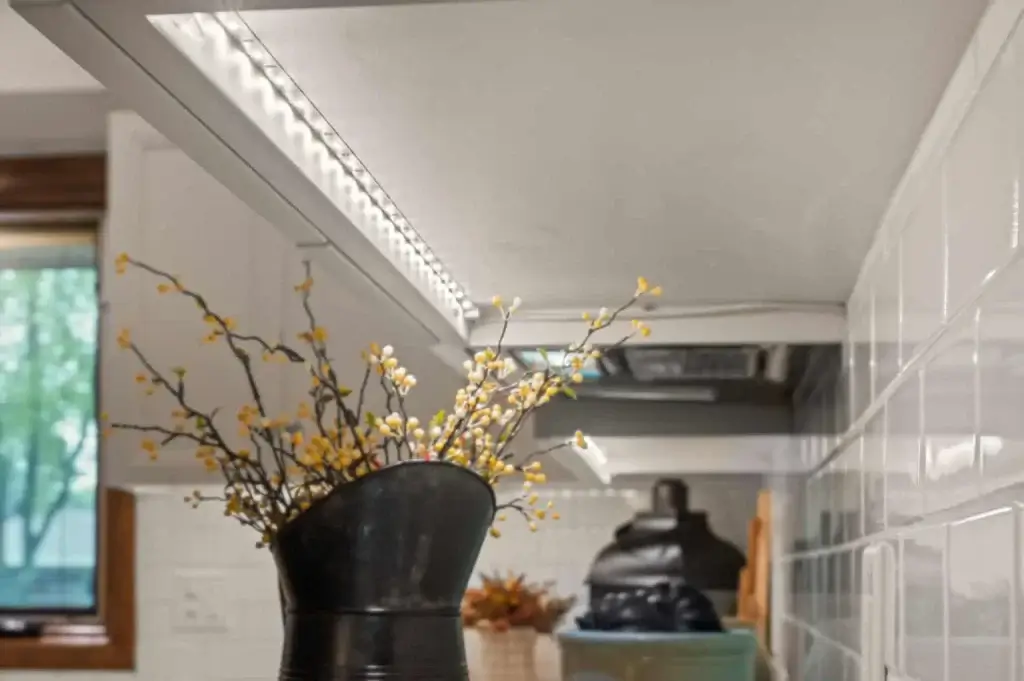 energy efficient lighting by Ken Spears Construction Smart Lighting 